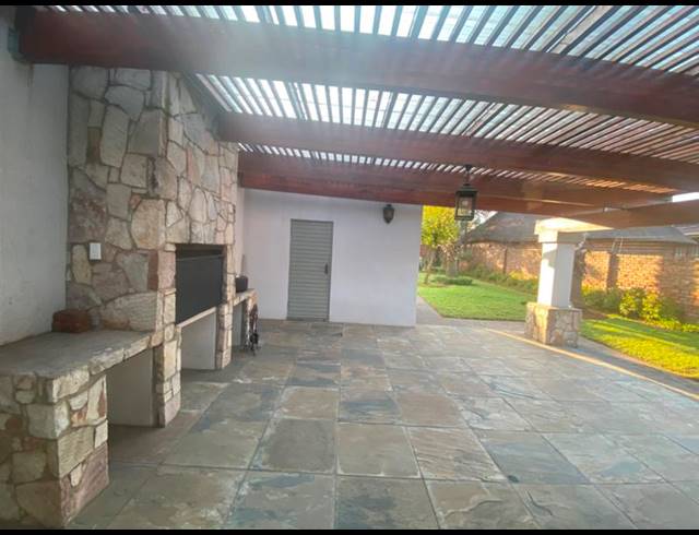 4 BEDROOM HOUSE FOR SALE IN AERORAND